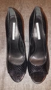 Vera Wang size 9 heels